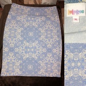 Lularoe Cassie XL gorgeous blue pattern
